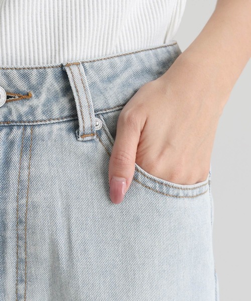 Freesia by andme(フリージアバイアンドミー)の「ストレートワイドデニムパンツ(デニムパンツ・レディース・ライトブルー/ブラック・M/L)」の14枚目の写真