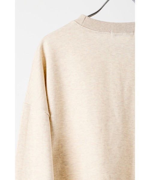 CHIGNON（シニヨン）の「【 CHIGNON / シニヨン 】カットオフロゴミニ裏毛プルオーバー（Tシャツ/カットソー・レディース・チャコール/ナチュラル・FREE）」の6枚目の写真