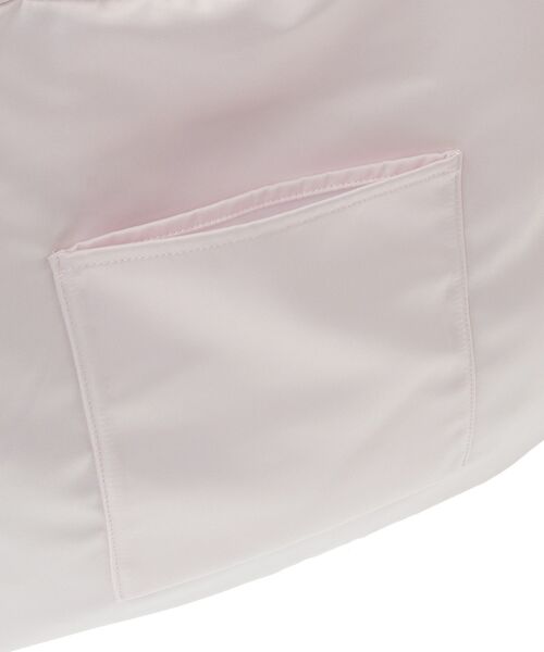 Maison de FLEUR（メゾンドフルール）の「サテンキャリーオンバッグ（ボストンバッグ・レディース・ピンク/ライトブルー/ライトピンク/ブラック・FREE）」の16枚目の写真