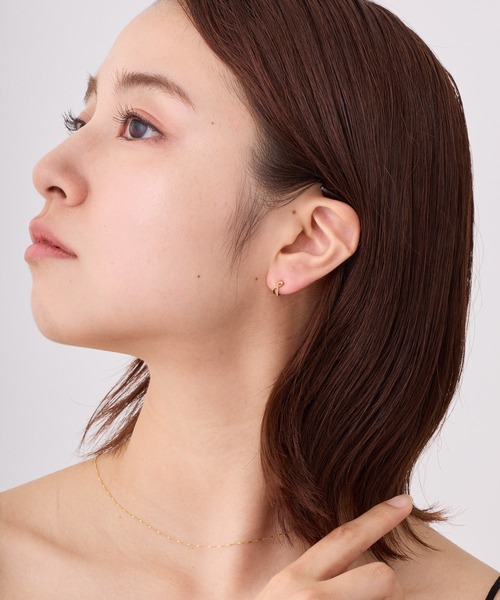 CALIN STANDARD(カリンスタンダード)の「◆金属アレルギー対応◆◆made in japan◆【純金厚メッキ】 クロスライン 極小ミニマル ループフィットイヤリング(イヤリング・レディース・シルバー/ゴールド/ピンクゴールド・FREE)」の9枚目の写真