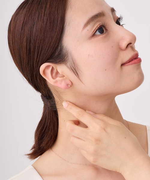 CALIN STANDARD(カリンスタンダード)の「◆金属アレルギー対応◆◆made in japan◆【純金厚メッキ】 クロスライン 極小ミニマル ループフィットイヤリング(イヤリング・レディース・シルバー/ゴールド/ピンクゴールド・FREE)」の11枚目の写真