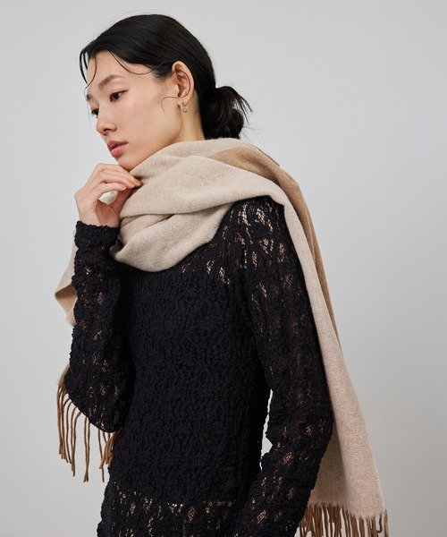 ROPE'(ロペ)の「ラムウールリバーシブルストール(ストール/ショール・レディース・チャコールグレー/ベージュ・FREE)」の1枚目の写真