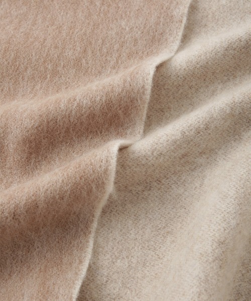 ROPE'(ロペ)の「ラムウールリバーシブルストール(ストール/ショール・レディース・チャコールグレー/ベージュ・FREE)」の4枚目の写真