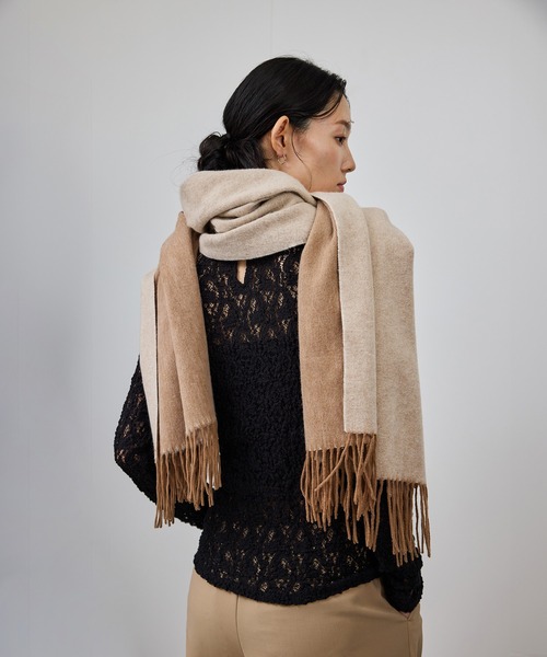 ROPE'(ロペ)の「ラムウールリバーシブルストール(ストール/ショール・レディース・チャコールグレー/ベージュ・FREE)」の12枚目の写真