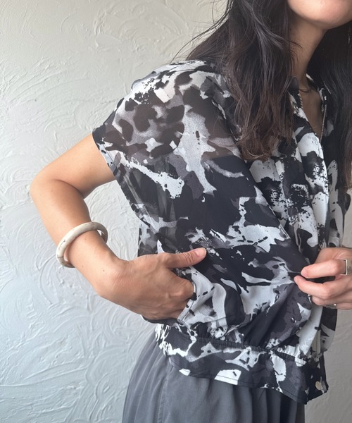 deux amour(ドゥーザムール)の「プリント生地ブルゾン(Tシャツ/カットソー・レディース・ブラウン/ブラック・M~L)」の7枚目の写真