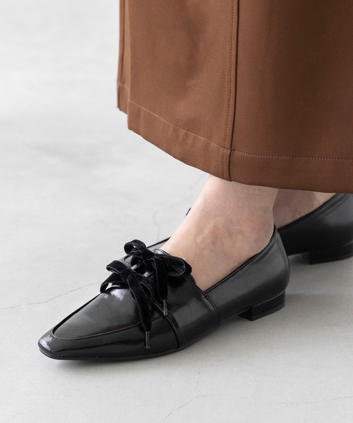 ベロアリボン スクエアトゥ ローファー（ローファー）｜menue（メヌエ