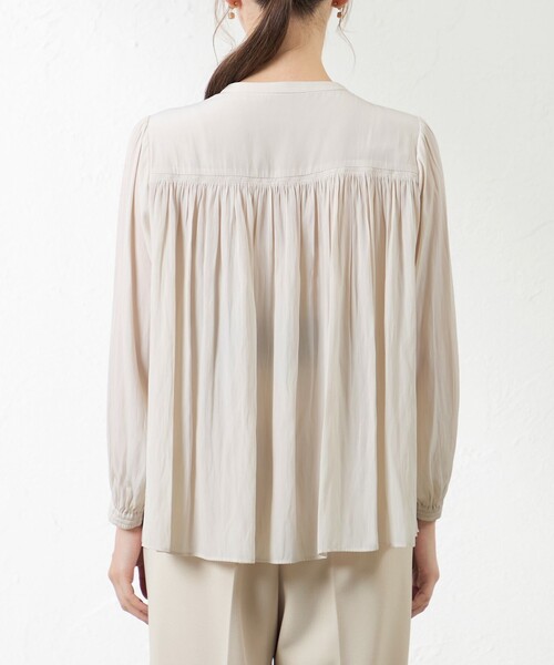 amaca（アマカ）の「割繊デシンブラウス（シャツ/ブラウス・レディース・オフホワイト/ブラウン系その他5・38/40）」の6枚目の写真