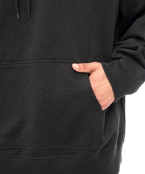 RVCA（ルーカ）の「【RVCA/ルーカ】24AW BIG RVCA HD/ルーカビッグロゴプルオーバーパーカー・フーディー（パーカー・メンズ・ブラック・MEDIUM）」の2枚目の写真