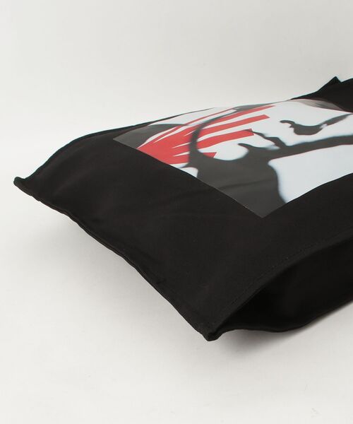 MEDICOM TOY(メディコムトイ)の「MLE 坂本龍一 「NEO GEO」 TOTE BAG(トートバッグ・メンズ・ブラック・FREE)」の4枚目の写真