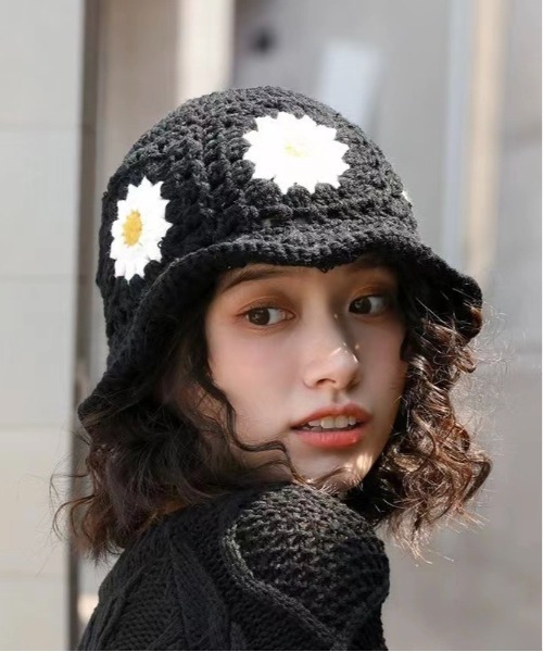 Burner（バーナー）の「【OKUOKU　0909】デイジーモチーフ クロシェ編みハット oku-bosi-18（ハット・レディース・ブラック・FREE）」の2枚目の写真