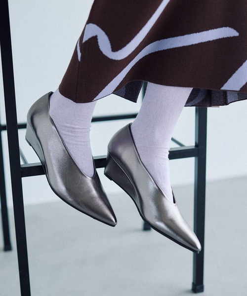 LEPSIM（レプシィム）の「ウェッジパンプス　589561（パンプス・レディース・ブラック/ガンメタ・LARGE/MEDIUM）」の9枚目の写真