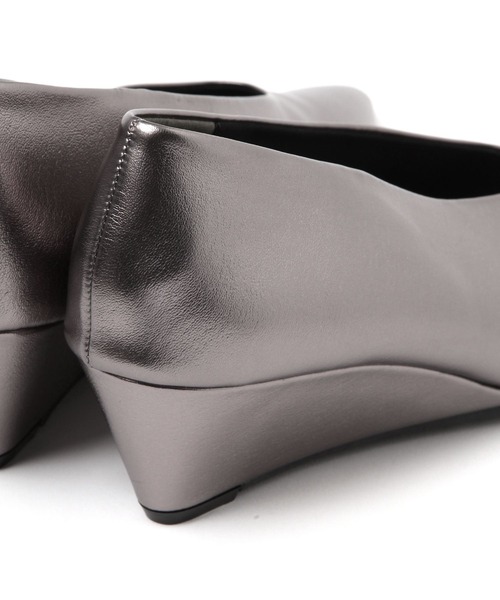 LEPSIM（レプシィム）の「ウェッジパンプス　589561（パンプス・レディース・ブラック/ガンメタ・LARGE/MEDIUM）」の22枚目の写真