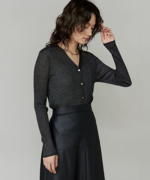 INED（イネド）の「ワイドリブVネックカーディガン（カーディガン/ボレロ・レディース・モカ/ブラック・9号）」の2枚目の写真
