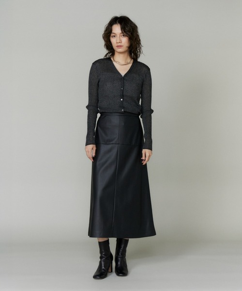 INED（イネド）の「ワイドリブVネックカーディガン（カーディガン/ボレロ・レディース・モカ/ブラック・9号）」の3枚目の写真