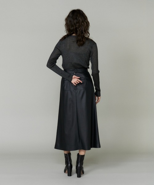 INED（イネド）の「ワイドリブVネックカーディガン（カーディガン/ボレロ・レディース・モカ/ブラック・9号）」の5枚目の写真