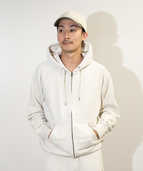 FRUIT OF THE LOOM(フルーツオブザルーム)の「【FRUIT OF THE LOOM】BASIC SWEAT ZIP UP HOODIE / ジップフーディー / ユニセックス / シンプル(パーカー・メンズ・ネイビー/杢グレー/アイボリー/ブラック・M/L/XL/S)」の9枚目の写真