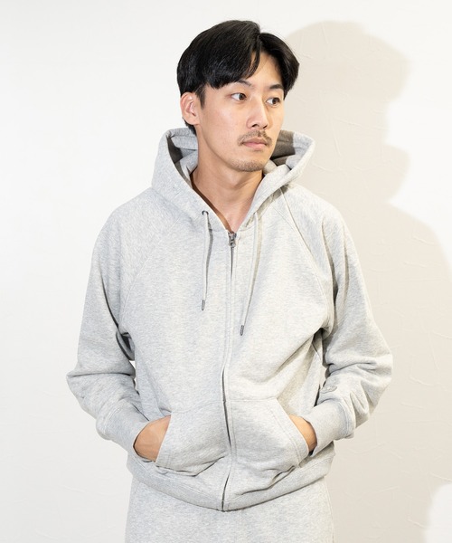 FRUIT OF THE LOOM(フルーツオブザルーム)の「【FRUIT OF THE LOOM】BASIC SWEAT ZIP UP HOODIE / ジップフーディー / ユニセックス / シンプル(パーカー・メンズ・ネイビー/杢グレー/アイボリー/ブラック・M/L/XL/S)」の11枚目の写真