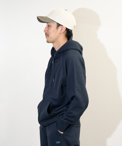 FRUIT OF THE LOOM(フルーツオブザルーム)の「【FRUIT OF THE LOOM】BASIC SWEAT ZIP UP HOODIE / ジップフーディー / ユニセックス / シンプル(パーカー・メンズ・ネイビー/杢グレー/アイボリー/ブラック・M/L/XL/S)」の13枚目の写真
