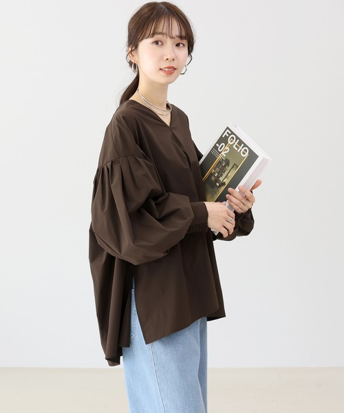 Aletta vita(アレッタビータ)の「バックギャザー袖ボリュームシャツブラウス(シャツ/ブラウス・レディース・オフホワイト/ブラック/チョコ・FREE)」の22枚目の写真