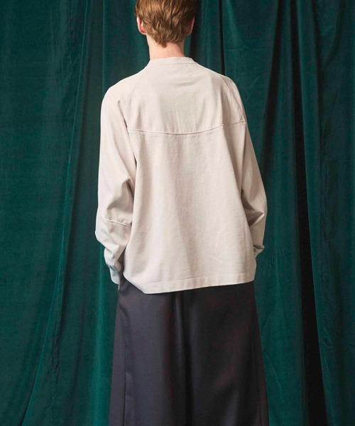 MAISON SPECIAL(メゾンスペシャル)の「《UNISEX》Curve switching Prime-Over Henry Neck Long Sleeve T-Shirt/カーブスウィッチングプライムオーバーヘンリーネックロングスリーブティーシャツ【MAISON SPECIAL/メゾンスペシャル】(Tシャツ/カットソー・メンズ・ブラック/グリーン/ライトグリーン/グレイッシュベージュ・0/1/2)」の16枚目の写真
