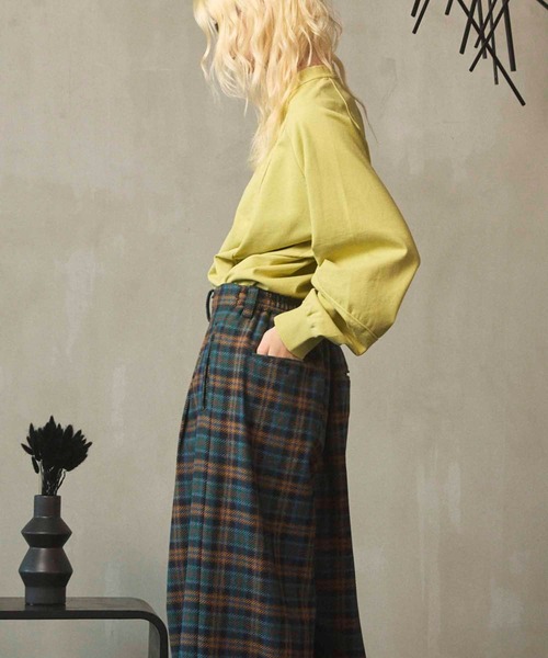 MAISON SPECIAL(メゾンスペシャル)の「《UNISEX》Curve switching Prime-Over Henry Neck Long Sleeve T-Shirt/カーブスウィッチングプライムオーバーヘンリーネックロングスリーブティーシャツ【MAISON SPECIAL/メゾンスペシャル】(Tシャツ/カットソー・メンズ・ブラック/グリーン/ライトグリーン/グレイッシュベージュ・0/1/2)」の21枚目の写真