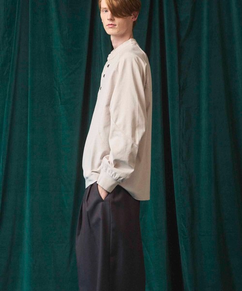 MAISON SPECIAL(メゾンスペシャル)の「《UNISEX》Curve switching Prime-Over Henry Neck Long Sleeve T-Shirt/カーブスウィッチングプライムオーバーヘンリーネックロングスリーブティーシャツ【MAISON SPECIAL/メゾンスペシャル】(Tシャツ/カットソー・メンズ・ブラック/グリーン/ライトグリーン/グレイッシュベージュ・0/1/2)」の15枚目の写真