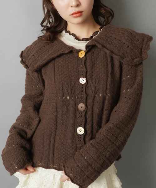 SPINNS（スピンズ）の「いろいろボタンカーディガン/ボタンコア（カーディガン/ボレロ・レディース・ベージュ/グリーン/ダークブラウン/アイボリー/ネイビー・ONESIZE）」の3枚目の写真