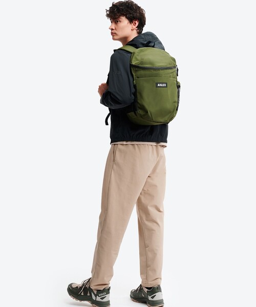 AIGLE（エーグル）の「撥水 リサイクルナイロン バックパック RP 大容量（バックパック/リュック・レディース・モスグリーン/ブラック・FREE）」の9枚目の写真