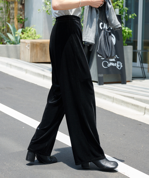 OUTDOOR PRODUCTS(アウトドアプロダクツ)の「新色追加 ベロアフレアパンツ(スラックス・レディース・ブラック/ネイビー・38/36)」の4枚目の写真