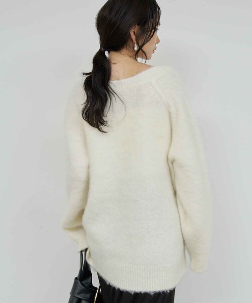 GALLARDAGALANTE（ガリャルダガランテ）の「ブラッシュVネックニット（ニット/セーター・レディース・ホワイト/ライトグレー/オレンジ・FREE）」の12枚目の写真