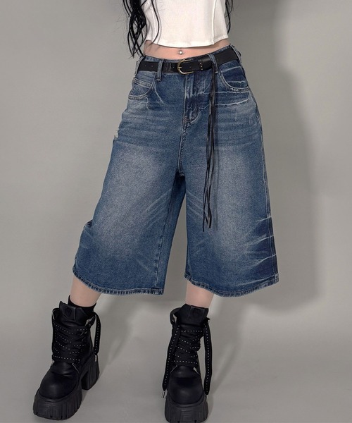 FOLLOWIN(フォロウィン)の「ウォッシングバミューダデニム(デニムパンツ・レディース・ブルー/ブラック・SMALL/MEDIUM)」の1枚目の写真