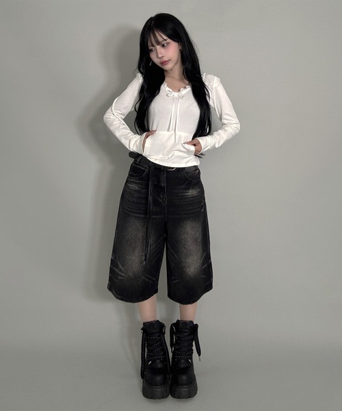 FOLLOWIN(フォロウィン)の「ウォッシングバミューダデニム(デニムパンツ・レディース・ブルー/ブラック・SMALL/MEDIUM)」の5枚目の写真