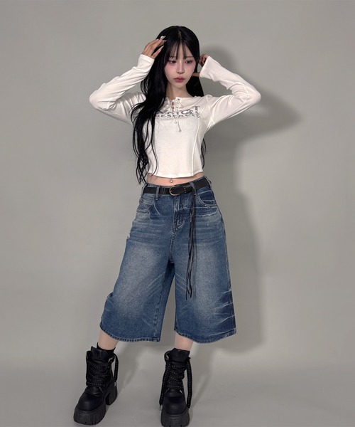 FOLLOWIN(フォロウィン)の「ウォッシングバミューダデニム(デニムパンツ・レディース・ブルー/ブラック・SMALL/MEDIUM)」の11枚目の写真