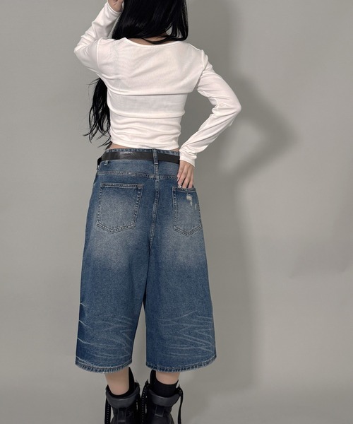 FOLLOWIN(フォロウィン)の「ウォッシングバミューダデニム(デニムパンツ・レディース・ブルー/ブラック・SMALL/MEDIUM)」の4枚目の写真
