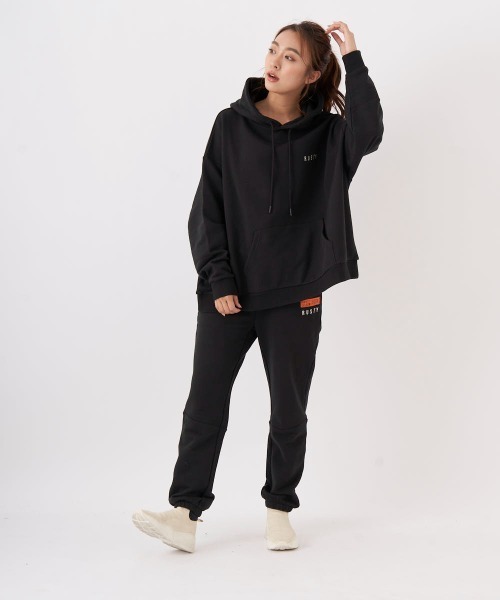 RUSTY（ラスティ）の「【RUSTY/ラスティー】レディースロゴフリースパーカー　フーディー　プルオーバー（パーカー・レディース・ベージュ/グレー/ブラック・MEDIUM/LARGE）」の20枚目の写真