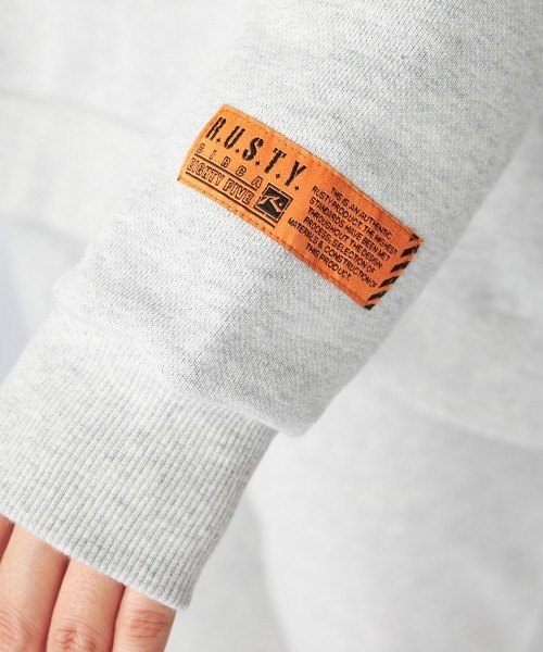 RUSTY（ラスティ）の「【RUSTY/ラスティー】レディースロゴフリースパーカー　フーディー　プルオーバー（パーカー・レディース・ベージュ/グレー/ブラック・MEDIUM/LARGE）」の5枚目の写真
