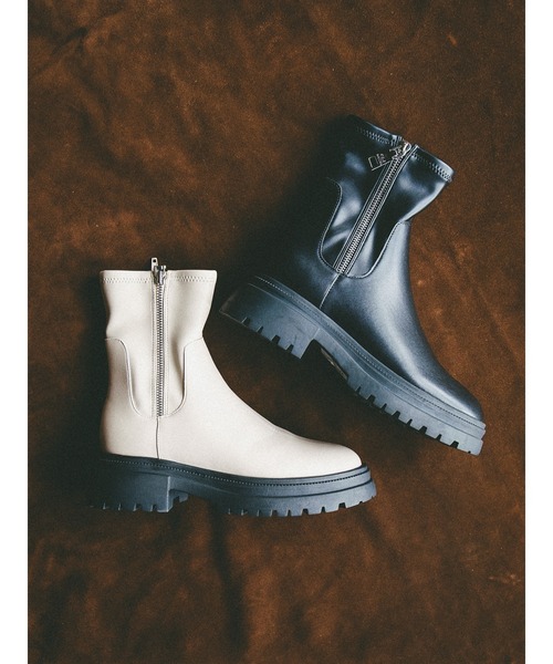 STEVE MADDEN(スティーブマデン)の「厚底サイドジップブーツ/S.MADDEN ROADMAP-VA(ブーツ・レディース・ブラック/アイボリー・22.5cm/23.0cm/23.5cm/23.5-24/24.0cm/24.5cm)」の7枚目の写真