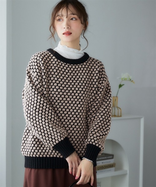 nissen(ニッセン)の「ぽこぽこ配色ジャガードオーバーサイズニット<大きいサイズ有>(ニット/セーター・レディース・ホワイト系2/ホワイト系1/ブラック系1/ブラック系2・L~LL/S~M)」の4枚目の写真