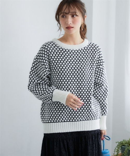 nissen(ニッセン)の「ぽこぽこ配色ジャガードオーバーサイズニット<大きいサイズ有>(ニット/セーター・レディース・ホワイト系2/ホワイト系1/ブラック系1/ブラック系2・L~LL/S~M)」の9枚目の写真