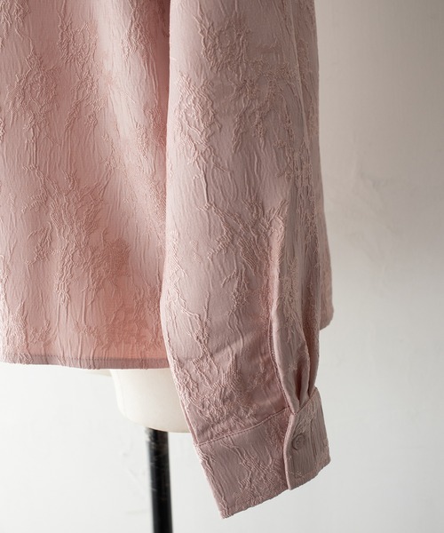 HER CLOSET(ハークローゼット)の「【HER CLOSET】25AW新作 ジャガード サテンシャツブラウス JACQUARD SATIN SHIRT BLOUSE(シャツ/ブラウス・レディース・ネイビー/スモークピンク/アイボリー・MEDIUM)」の16枚目の写真
