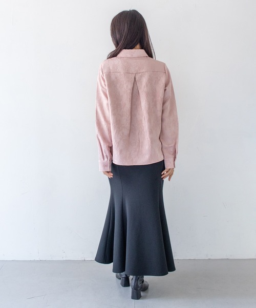 HER CLOSET(ハークローゼット)の「【HER CLOSET】25AW新作 ジャガード サテンシャツブラウス JACQUARD SATIN SHIRT BLOUSE(シャツ/ブラウス・レディース・ネイビー/スモークピンク/アイボリー・MEDIUM)」の21枚目の写真