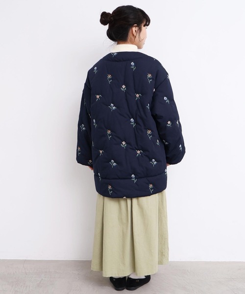 l'atelier du savon（アトリエドサボン）の「_お花のクロスステッチ　キルト刺繍コート（その他アウター・レディース・オフホワイト/ネイビー・FREE）」の22枚目の写真