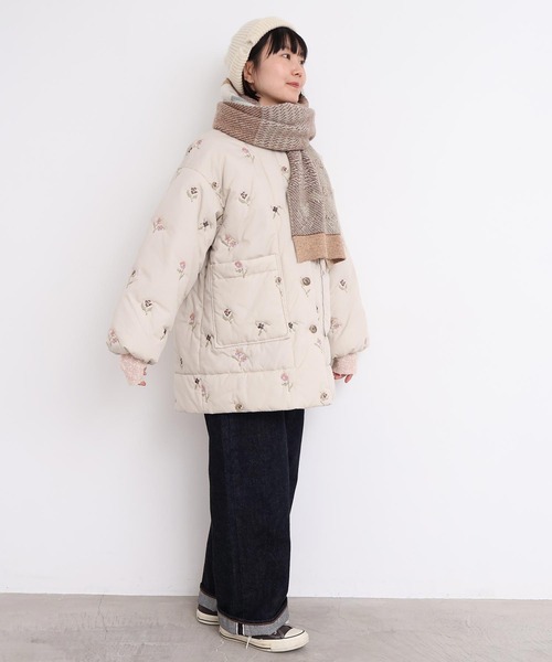 l'atelier du savon（アトリエドサボン）の「_お花のクロスステッチ　キルト刺繍コート（その他アウター・レディース・オフホワイト/ネイビー・FREE）」の19枚目の写真