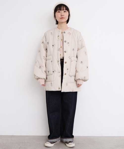 l'atelier du savon（アトリエドサボン）の「_お花のクロスステッチ　キルト刺繍コート（その他アウター・レディース・オフホワイト/ネイビー・FREE）」の15枚目の写真