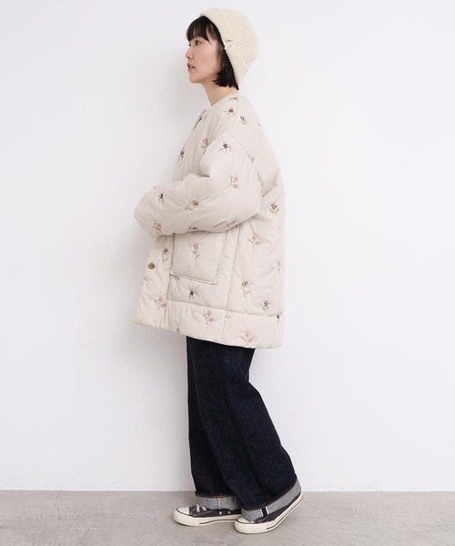 l'atelier du savon（アトリエドサボン）の「_お花のクロスステッチ　キルト刺繍コート（その他アウター・レディース・オフホワイト/ネイビー・FREE）」の16枚目の写真