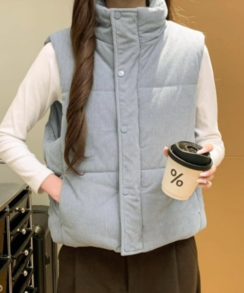 gossip!ロサンゼルス(ゴシップロサンゼルス)の「【Y2Kガーリー】レトロコーデュロイスタンドカラーベスト/中綿入りショート丈(ベスト・レディース・オフホワイト/ピンク/ベージュ/ブラック/ブルー・FREE)」の4枚目の写真