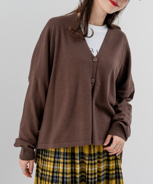 refinedworks（リファインドワークス）の「【refinedworks】しっとりとした上品な質感の デイリーニットカーディガン（カーディガン/ボレロ・レディース・レッド/ブラウン/オフホワイト・FREE）」の3枚目の写真