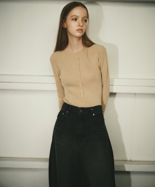 LE CIEL BLEU（ルシェルブルー）の「リブドニットボディスーツ / Ribbed Knit Bodysuits（ニット/セーター・レディース・ベージュ/ブラック・36）」の5枚目の写真