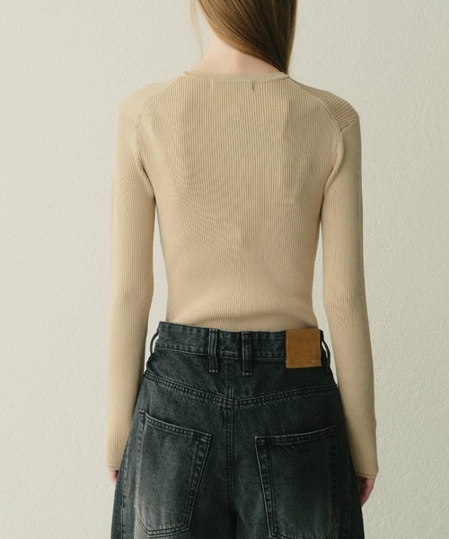 LE CIEL BLEU（ルシェルブルー）の「リブドニットボディスーツ / Ribbed Knit Bodysuits（ニット/セーター・レディース・ベージュ/ブラック・36）」の9枚目の写真
