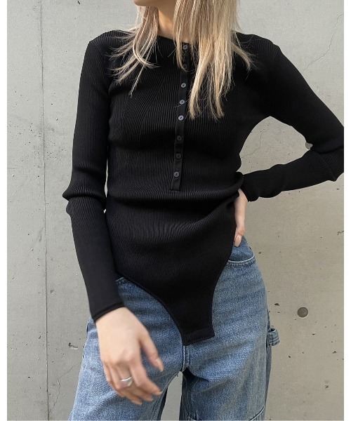LE CIEL BLEU（ルシェルブルー）の「リブドニットボディスーツ / Ribbed Knit Bodysuits（ニット/セーター・レディース・ベージュ/ブラック・36）」の13枚目の写真
